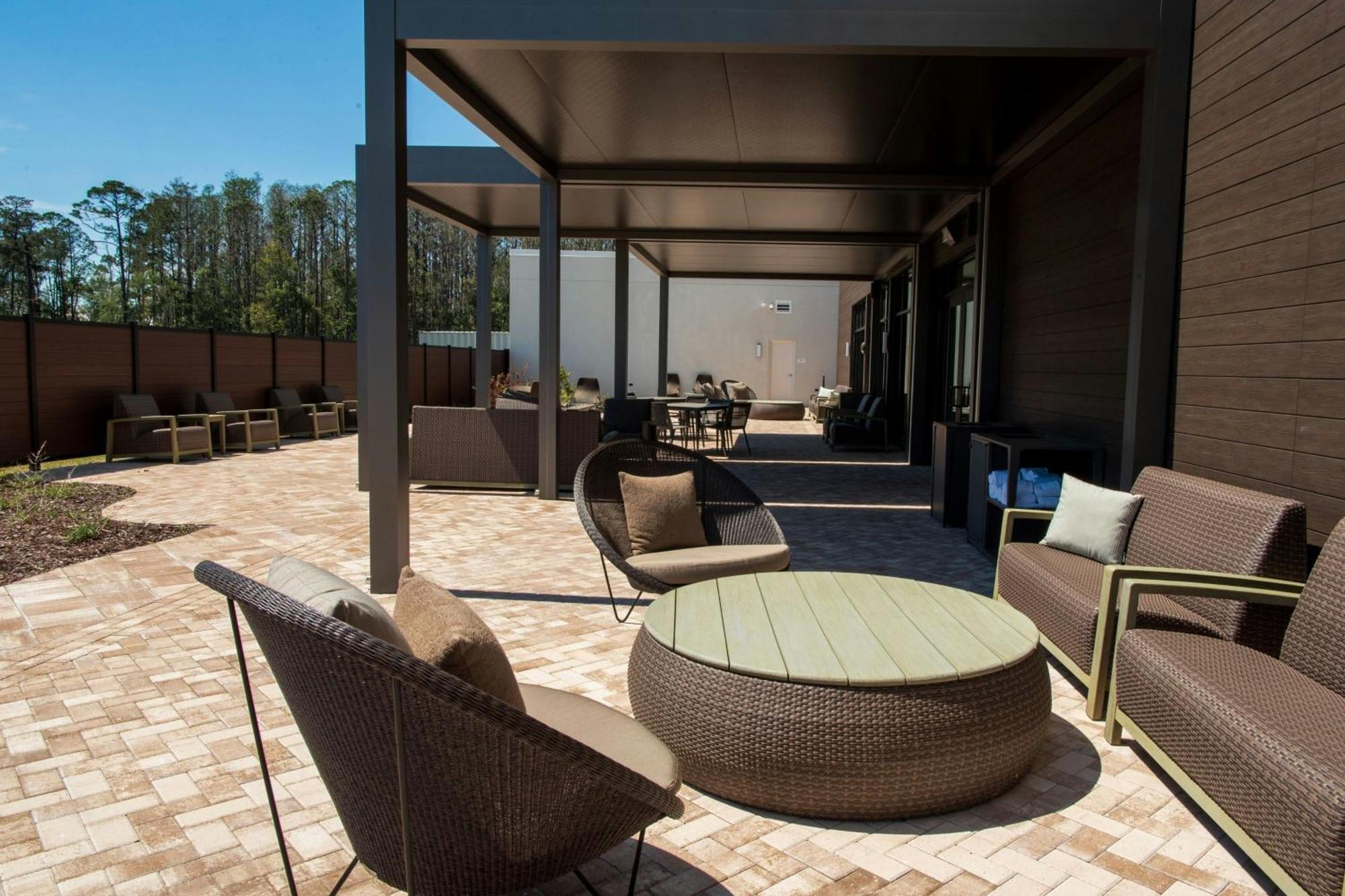 Courtyard By Marriott Lake Stadt Exterior foto